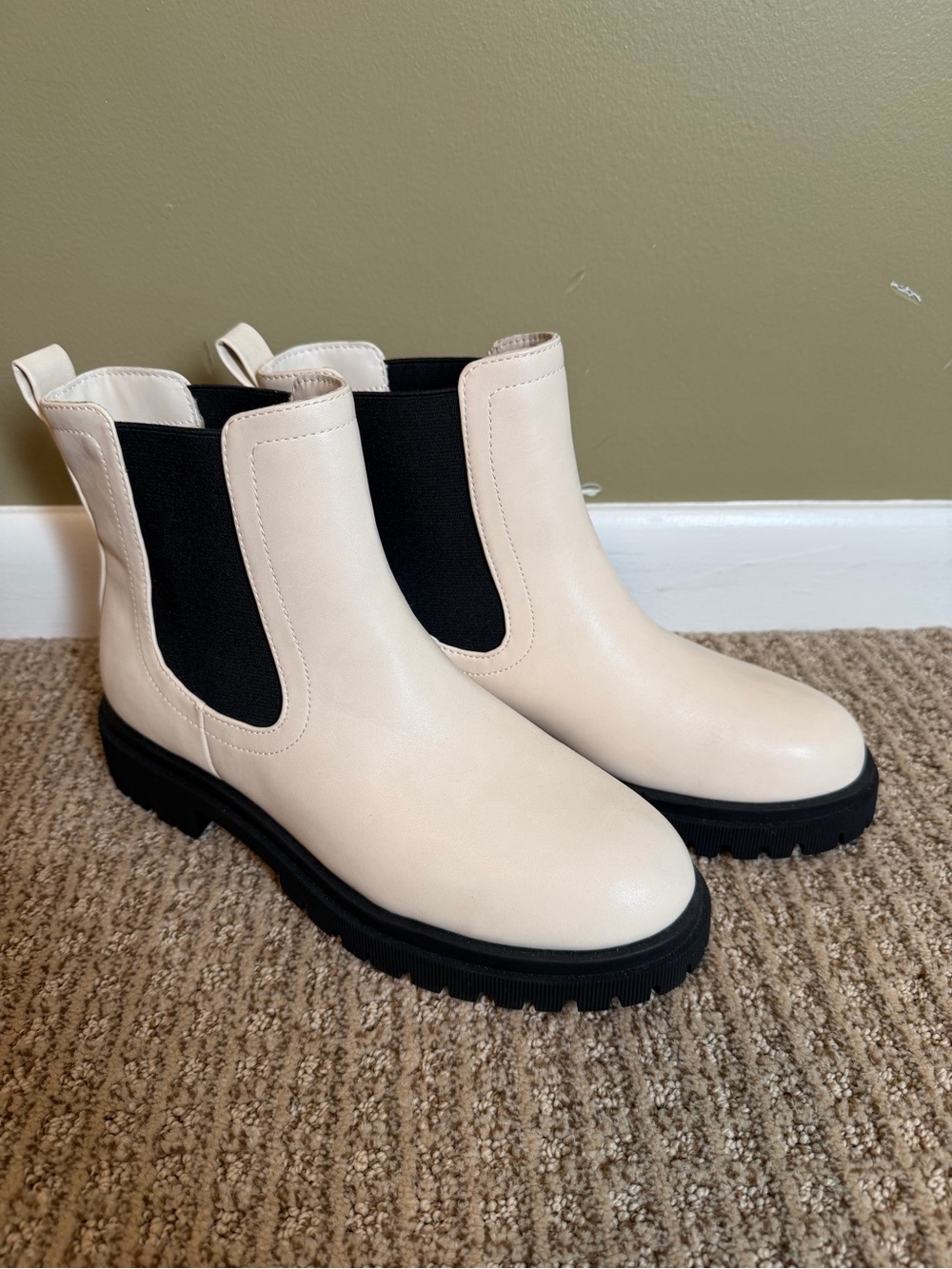 Old Navy Cream Chelsea Ankle Boots with Black Elastic